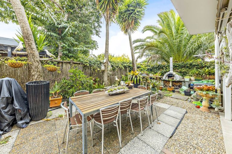 Photo of property in 123 Wattle Farm Road, Wattle Downs, Auckland, 2103