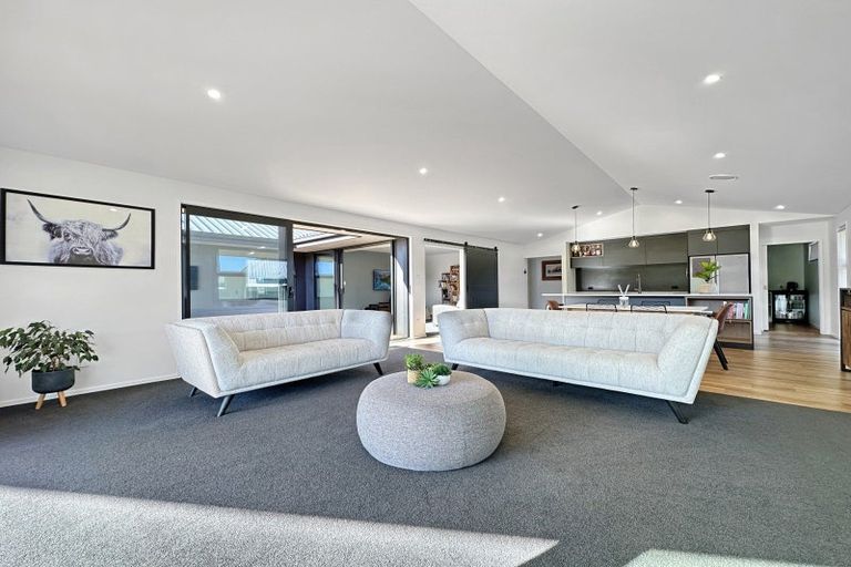 Photo of property in 46 Montgomery Crescent, Kinloch, Taupo, 3377