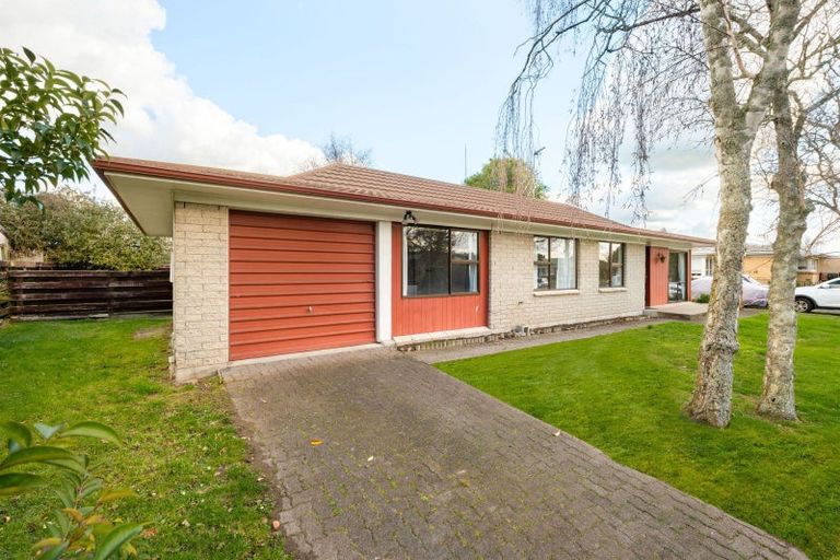 Photo of property in 1 Partington Place, Beerescourt, Hamilton, 3200