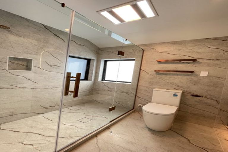 Photo of property in 20c Beach Road, Castor Bay, Auckland, 0620