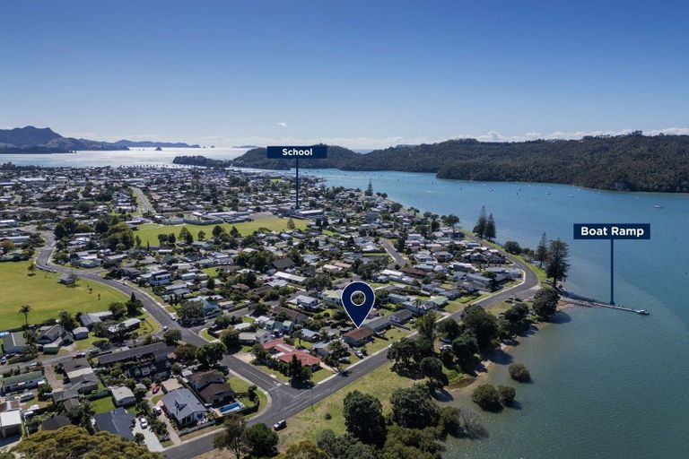 Photo of property in 75 Robinson Road, Whitianga, 3510