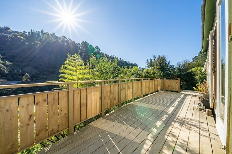 Photo of property in 159 Pinehaven Road, Pinehaven, Upper Hutt, 5019