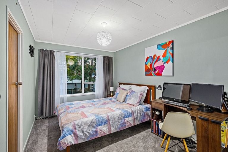 Photo of property in 4 Rehia Road, Massey, Auckland, 0614