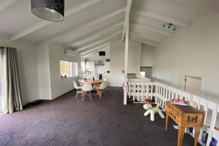 Photo of property in 25 Montclair Rise, Browns Bay, Auckland, 0630