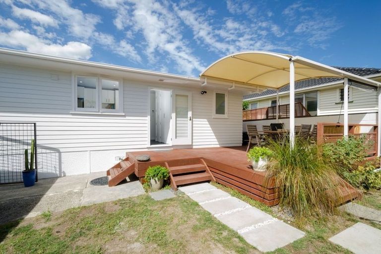 Photo of property in 20 Tamariki Avenue, Kelston, Auckland, 0602