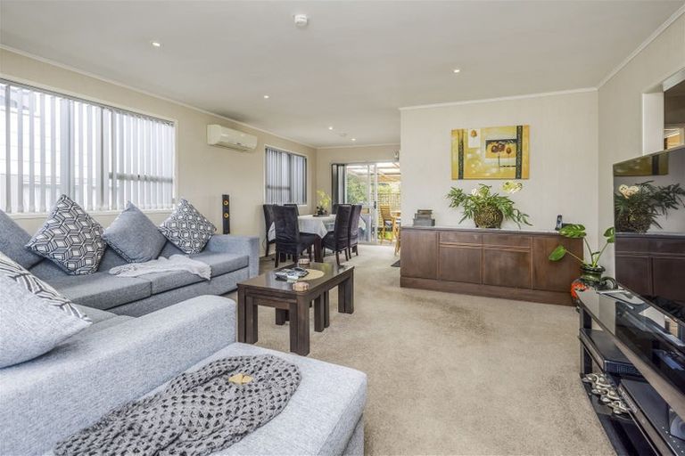 Photo of property in 9 Hindmarsh Street, Henderson, Auckland, 0612