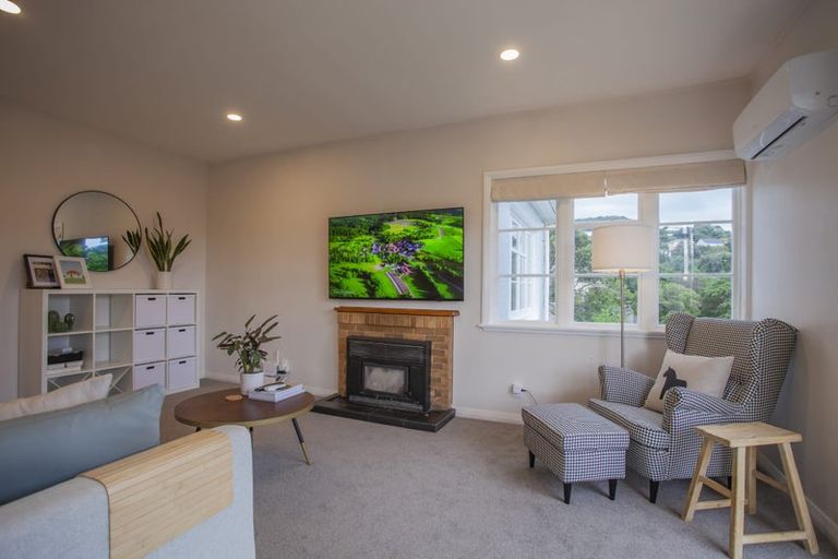 Photo of property in 15 Leveson Street, Strathmore Park, Wellington, 6022