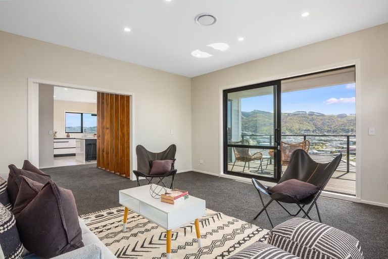 Photo of property in 4 Omaka Place, Aotea, Porirua, 5024