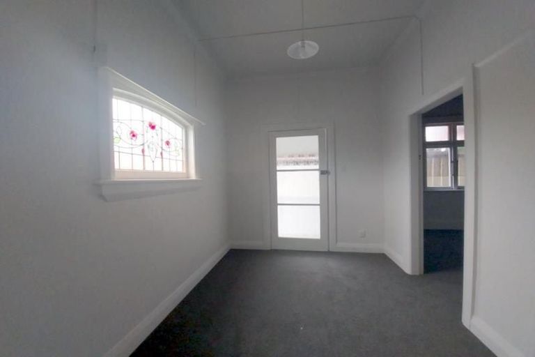 Photo of property in 8 Roxburgh Grove, Petone, Lower Hutt, 5012