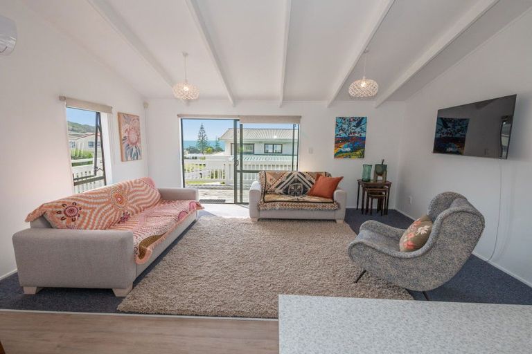 Photo of property in 38 Stratford Drive, Cable Bay, 0420