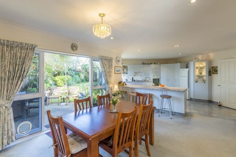 Photo of property in 14 Compass Court, Paraparaumu, 5032
