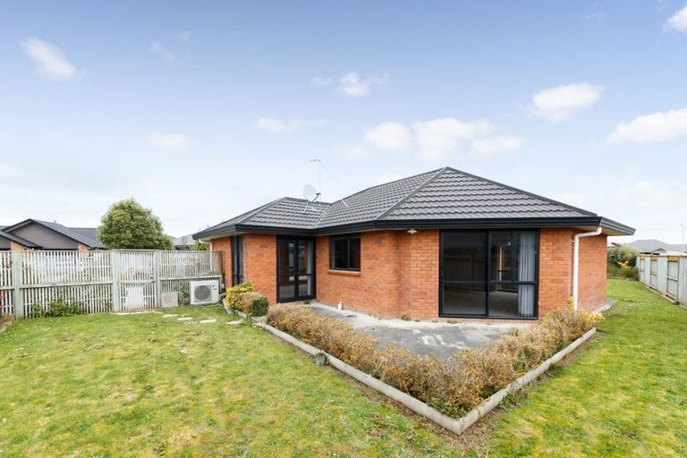 Photo of property in 11 Orlando Way, Kelvin Grove, Palmerston North, 4414