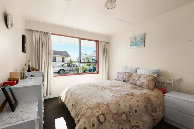 Photo of property in 2/208 Wolseley Street, Mayfair, Hastings, 4122