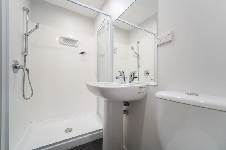 Photo of property in 1/8 South Street, Papakura, 2110