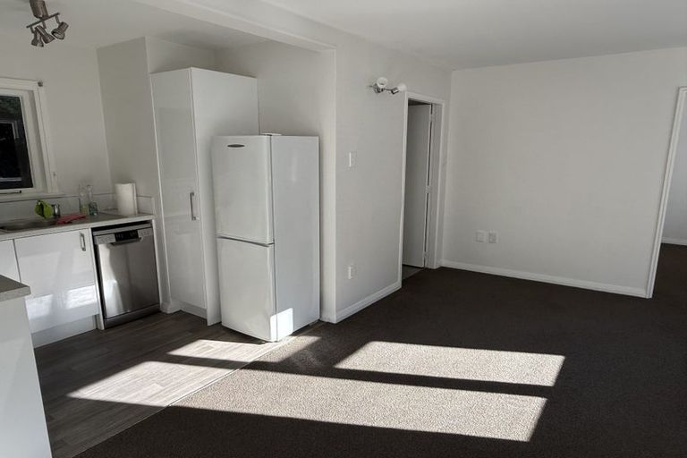 Photo of property in 4/8 Kaitawa Road, York Bay, Lower Hutt, 5013