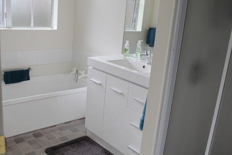 Photo of property in 4 Lakemba Mews, Terrace End, Palmerston North, 4410