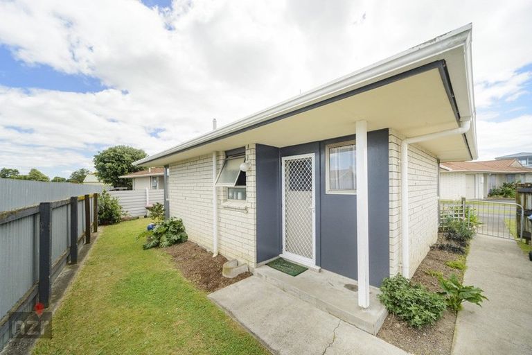 Photo of property in 5 Herbert Avenue, Cloverlea, Palmerston North, 4412