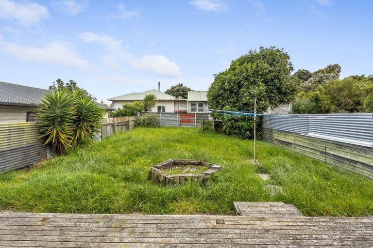 Photo of property in 15 Manuka Street, Castlecliff, Whanganui, 4501