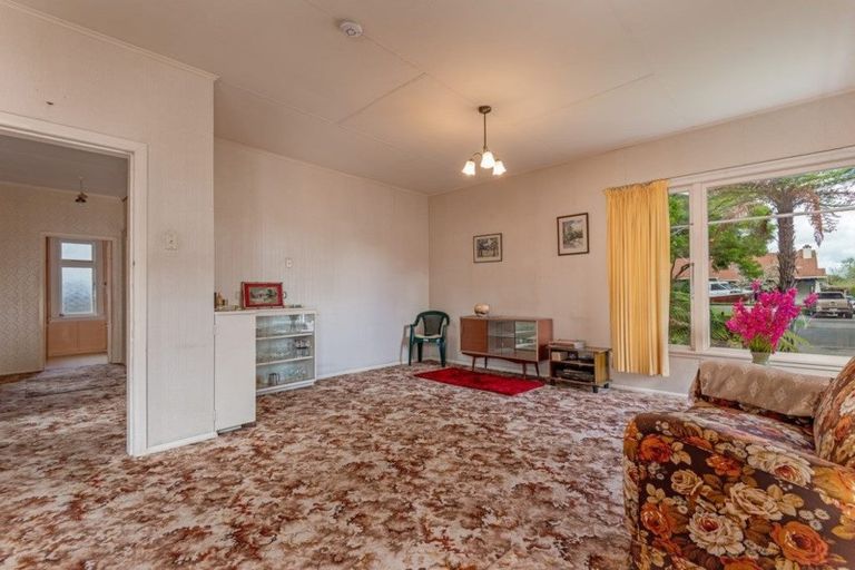Photo of property in 9 Milverton Avenue, Hokowhitu, Palmerston North, 4410