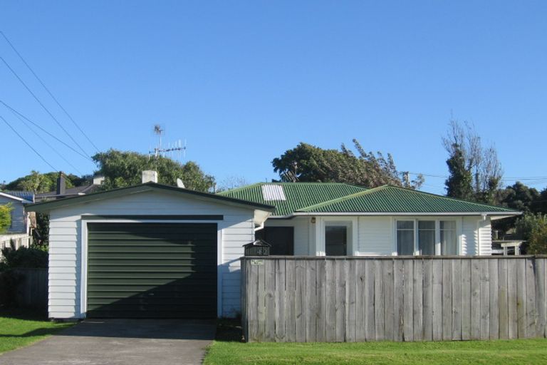 Photo of property in 42 Donovan Road, Paraparaumu Beach, Paraparaumu, 5032