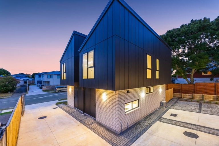 Photo of property in 38a Cascades Road, Pakuranga Heights, Auckland, 2010