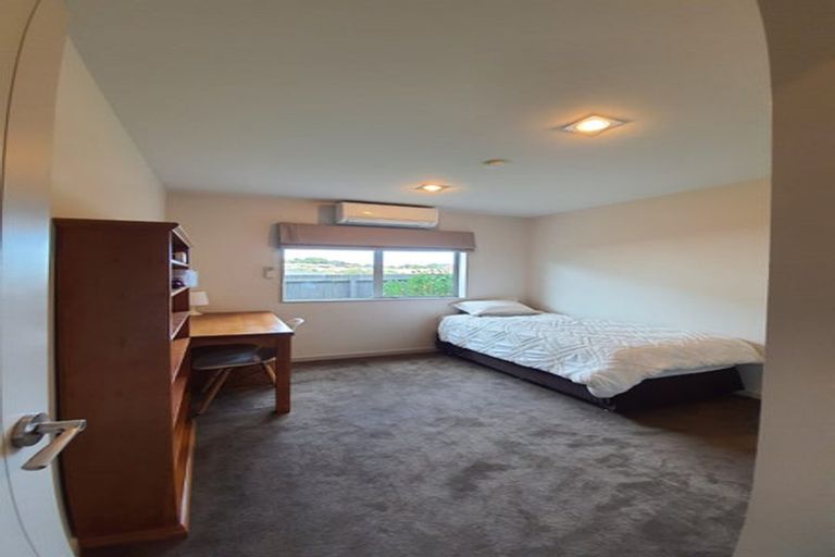 Photo of property in 12 Harrowglen Drive, Northcross, Auckland, 0632