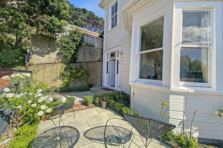 Photo of property in 51 Scarborough Terrace, Mount Victoria, Wellington, 6011