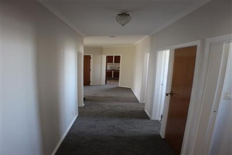 Photo of property in 11 Breton Grove, Kingston, Wellington, 6021