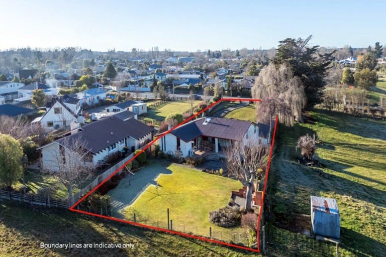 Photo of property in 102 Cox Street, Geraldine, 7930