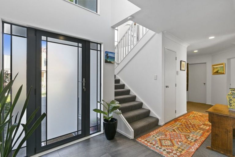 Photo of property in 104 Westchester Drive, Churton Park, Wellington, 6037