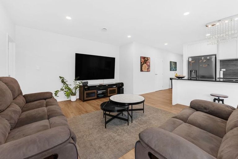 Photo of property in 13 Hollowout Street, Takanini, 2112