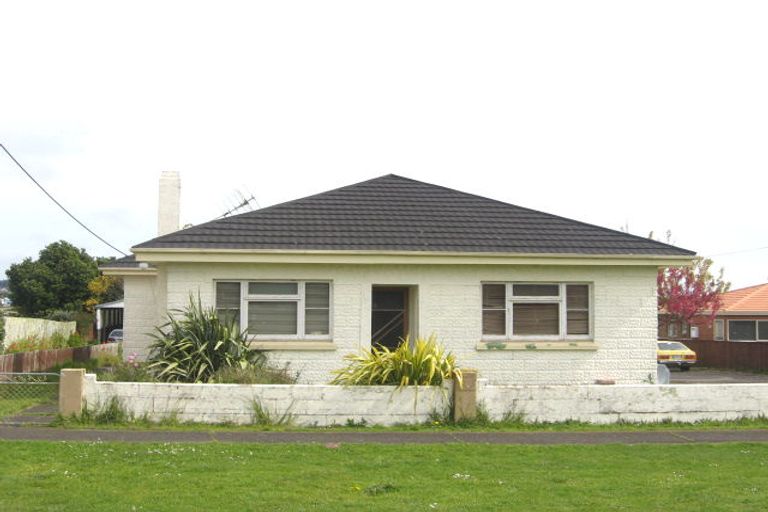 Photo of property in 27 Seymour Street, Waitara, 4320