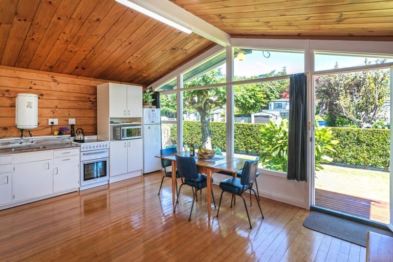 Photo of property in 11 Hahei Beach Road, Hahei, Whitianga, 3591