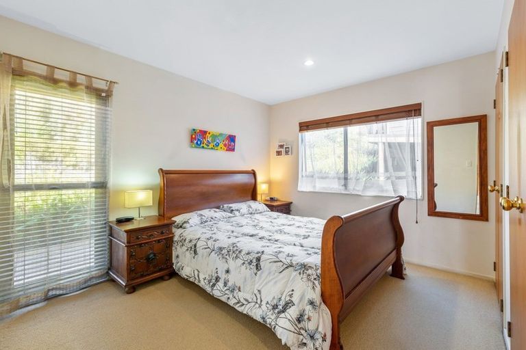 Photo of property in 12/76 Target Road, Totara Vale, Auckland, 0629