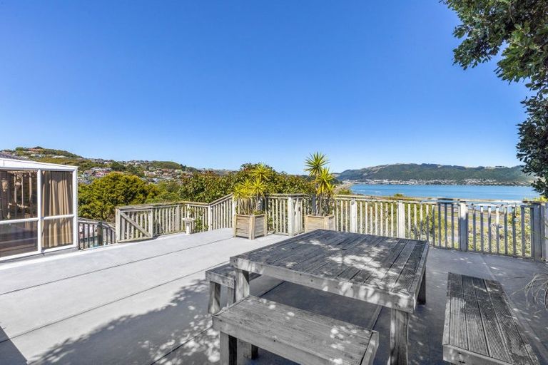 Photo of property in 9 Ayr Place, Papakowhai, Porirua, 5024