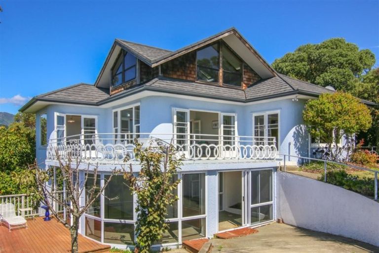 Photo of property in 129 Princes Drive, Britannia Heights, Nelson, 7010