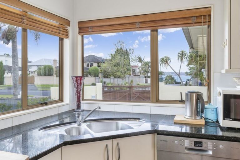 Photo of property in 13 Kahala Place, West Harbour, Auckland, 0618