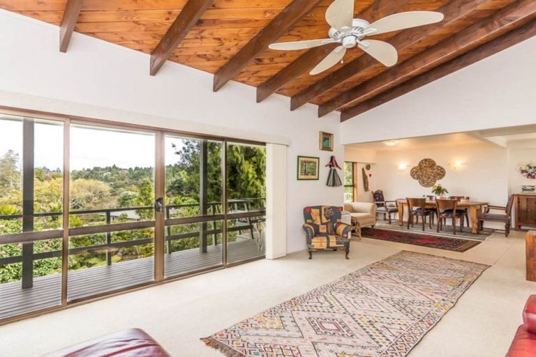 Photo of property in 90 Wood Bay Road, Titirangi, Auckland, 0604