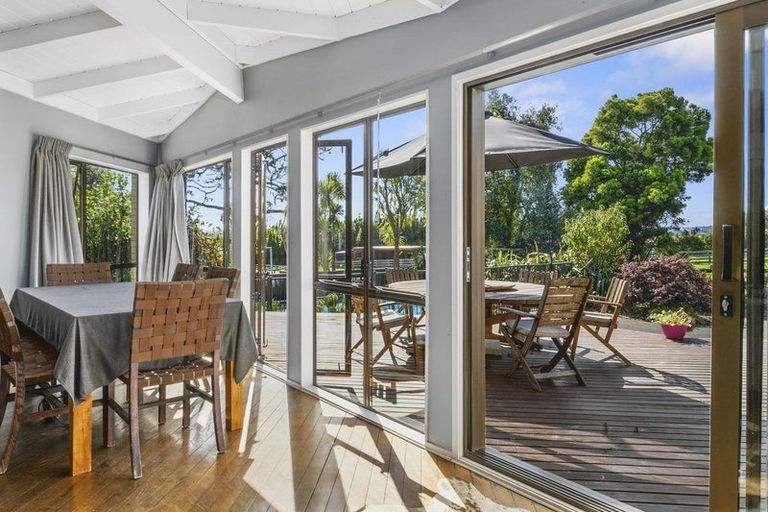 Photo of property in 412 Taupaki Road, Kumeu, 0892