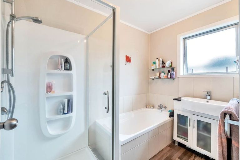 Photo of property in 22 Scarlock Avenue, Browns Bay, Auckland, 0630