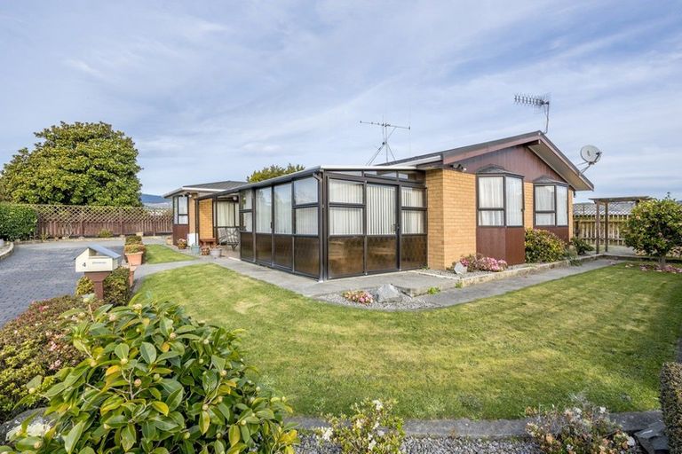 Photo of property in 4 Nikau Place, Otaki, 5512