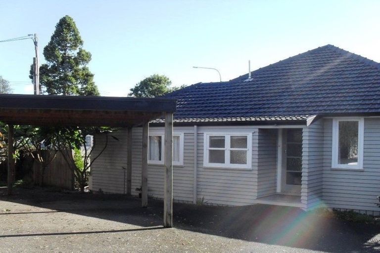 Photo of property in 2a Exmouth Road, Northcote, Auckland, 0627