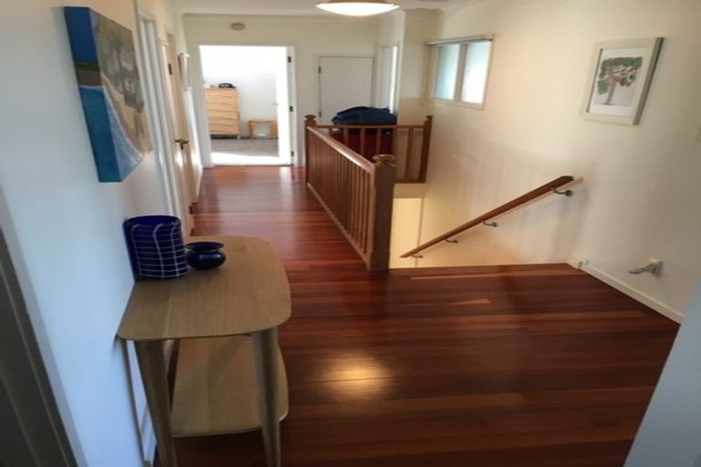 Photo of property in 31a Forrest Hill Road, Milford, Auckland, 0620