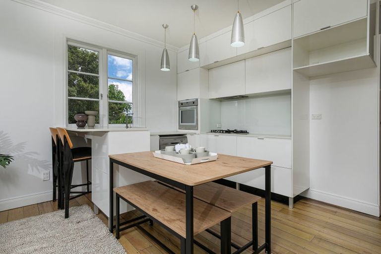 Photo of property in 9 Pine Avenue, Henderson, Auckland, 0612