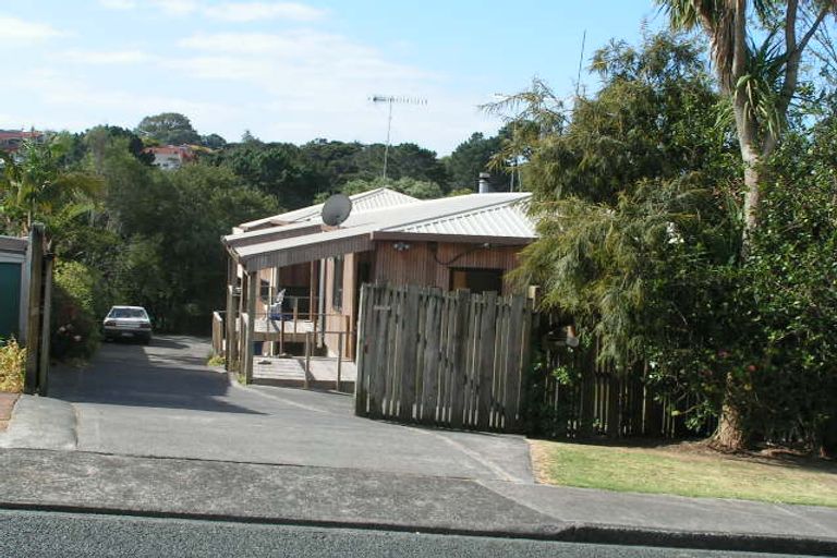 Photo of property in 76 Gladstone Road, Northcote, Auckland, 0627