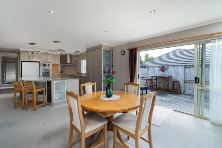 Photo of property in 9 Waiora Place, Pyes Pa, Tauranga, 3112