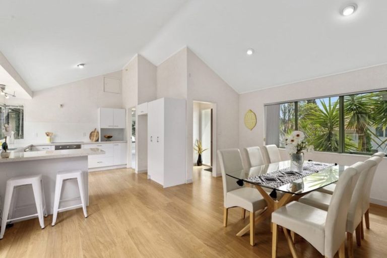 Photo of property in 41 Westpark Drive, West Harbour, Auckland, 0618