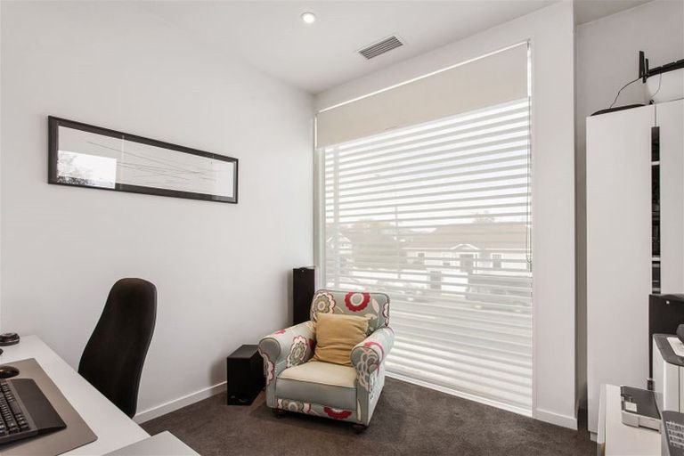 Photo of property in 64 Kotare Street, Fendalton, Christchurch, 8041