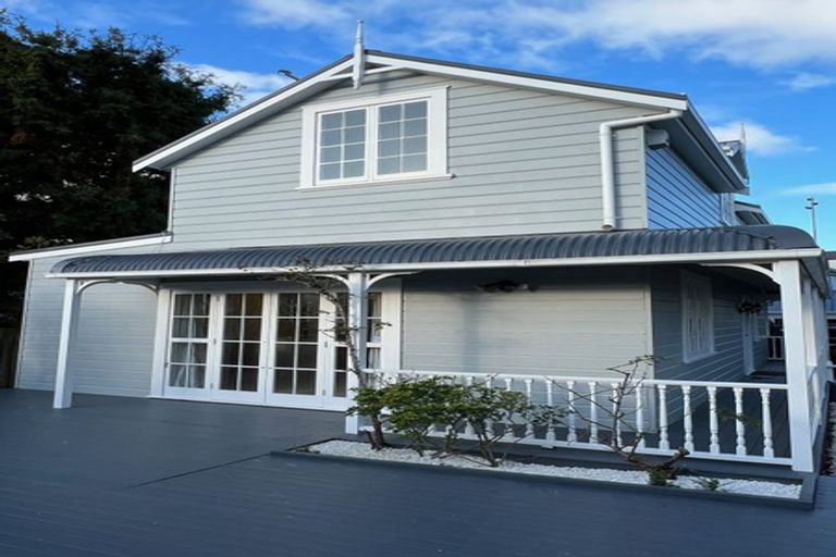 Photo of property in 1/28 Beach Road, Castor Bay, Auckland, 0620