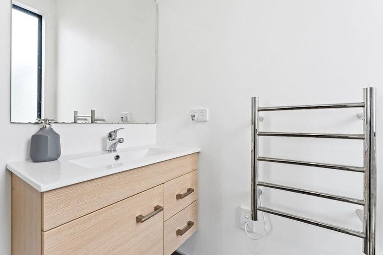 Photo of property in 47 Battalion Drive, Papakura, 2110